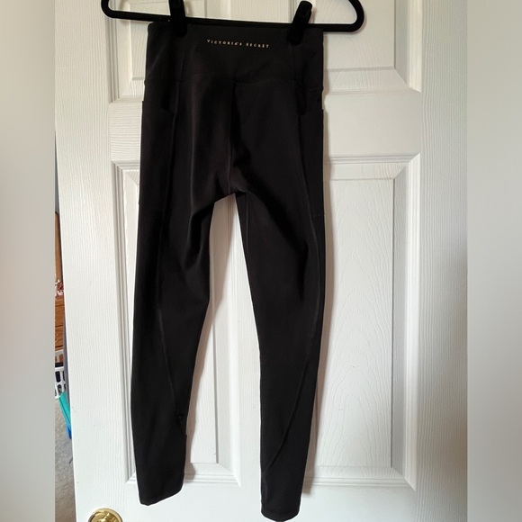 Size Small -Victoria’s Secret- 7/8 length legging - Picture 2 of 8